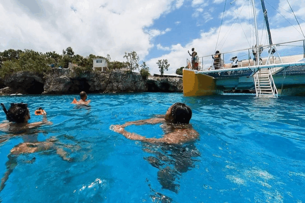 Party Catamaran Sunset Ricks Cafe Negril Open Bar and DJ